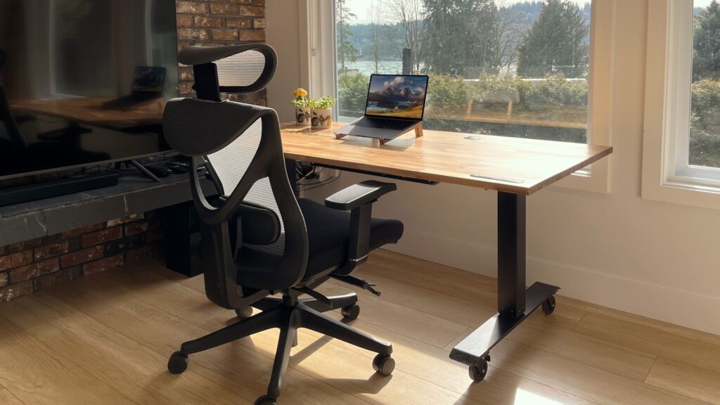 Ergonomic keyboard and mouse position for wrist comfort